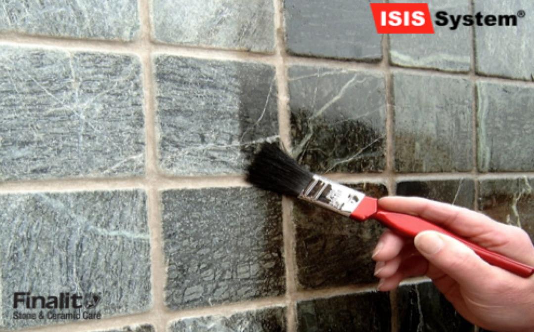 Odstranění graffiti z omítky