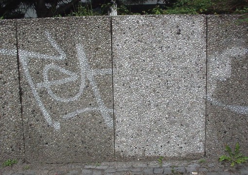 Odstranění graffiti ze zdi